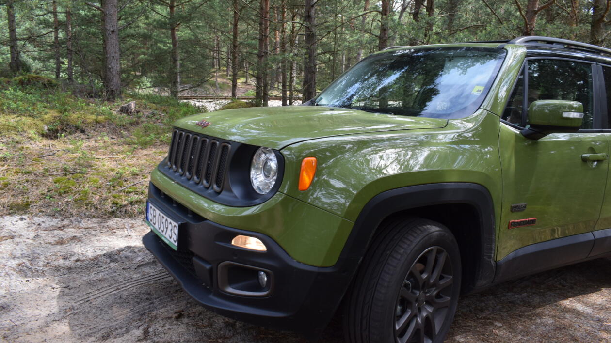Między SUV-em a terenówką. Czym jest ten Jeep?